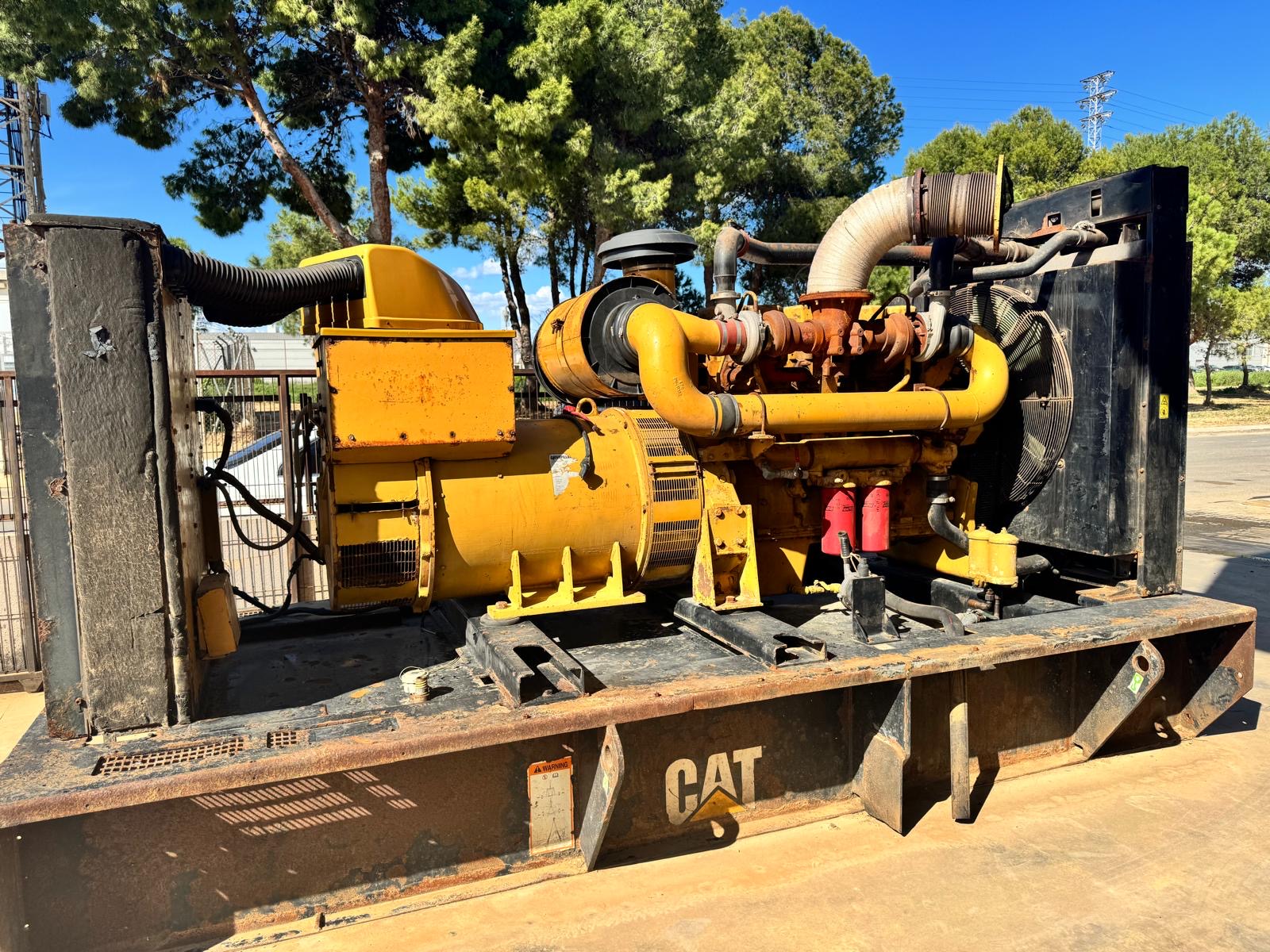 Caterpillar 700 kva Power Generator